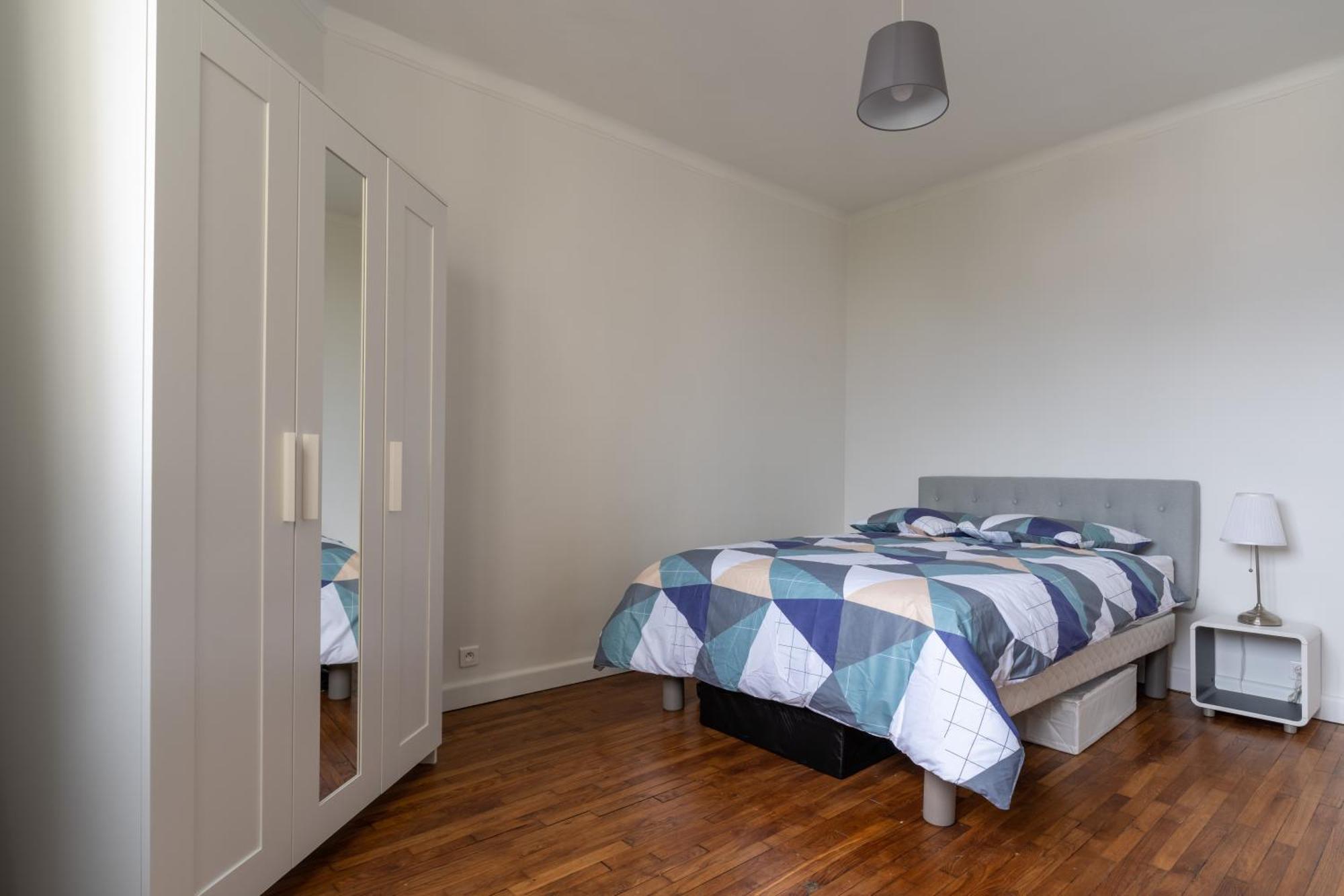 Ferienwohnung Charmant 2 Pieces Pour 4 Personnes A Courbevoie Exterior foto